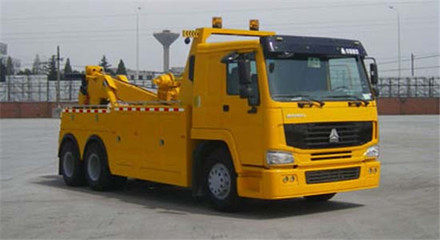 重汽豪沃前四后八拖吊聯體重型清障車 廈工楚勝的專用汽車制造實力